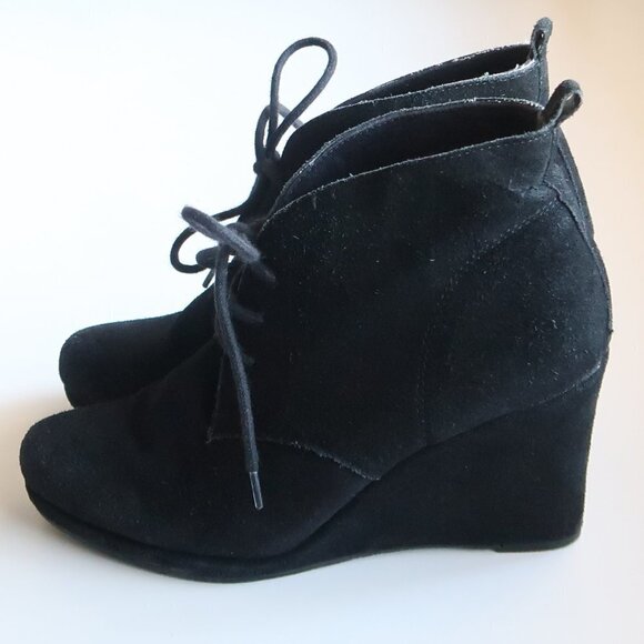 Dolce Vita Black Suede Leather Wedge Heel Lace Up Ankle Boots / Booties Size 9.5 - Picture 11 of 16
